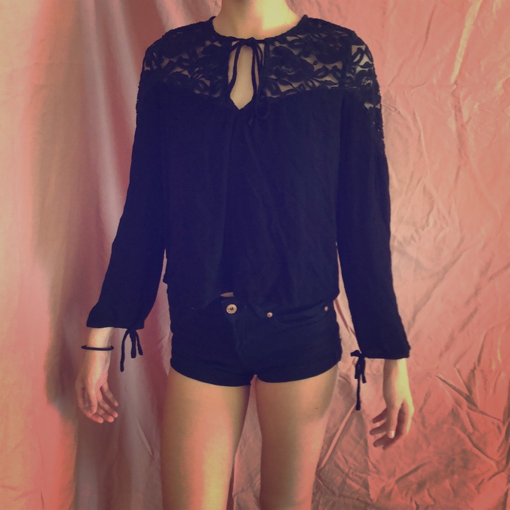5/$25 Black lace tee